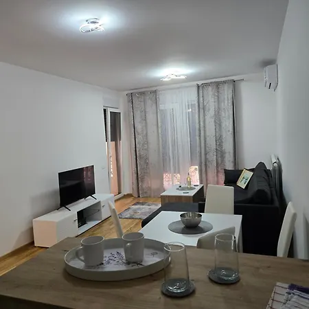 Lux דירה Čačak